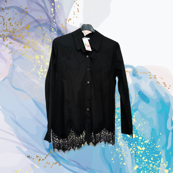 Camisa negra encaje en bajo